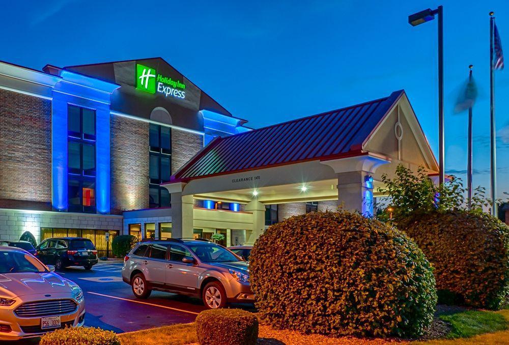 Holiday Inn Express Crestwood By Ihg Экстерьер фото
