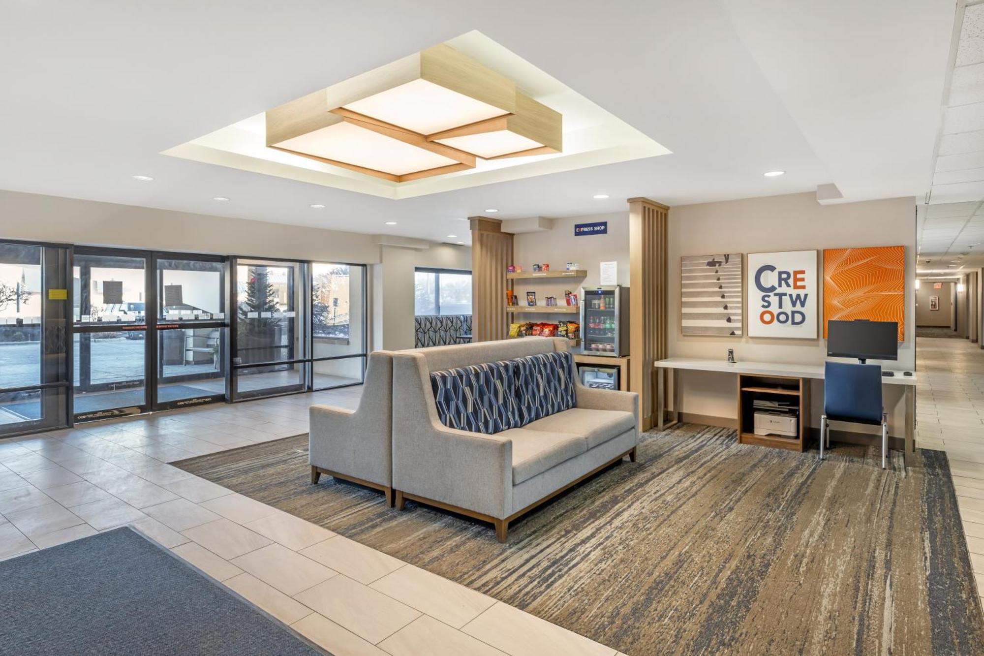 Holiday Inn Express Crestwood By Ihg Экстерьер фото