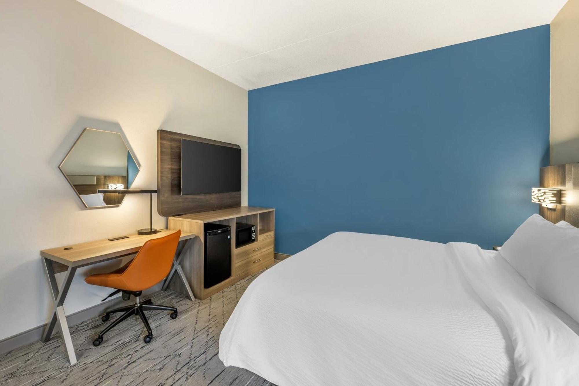Holiday Inn Express Crestwood By Ihg Экстерьер фото