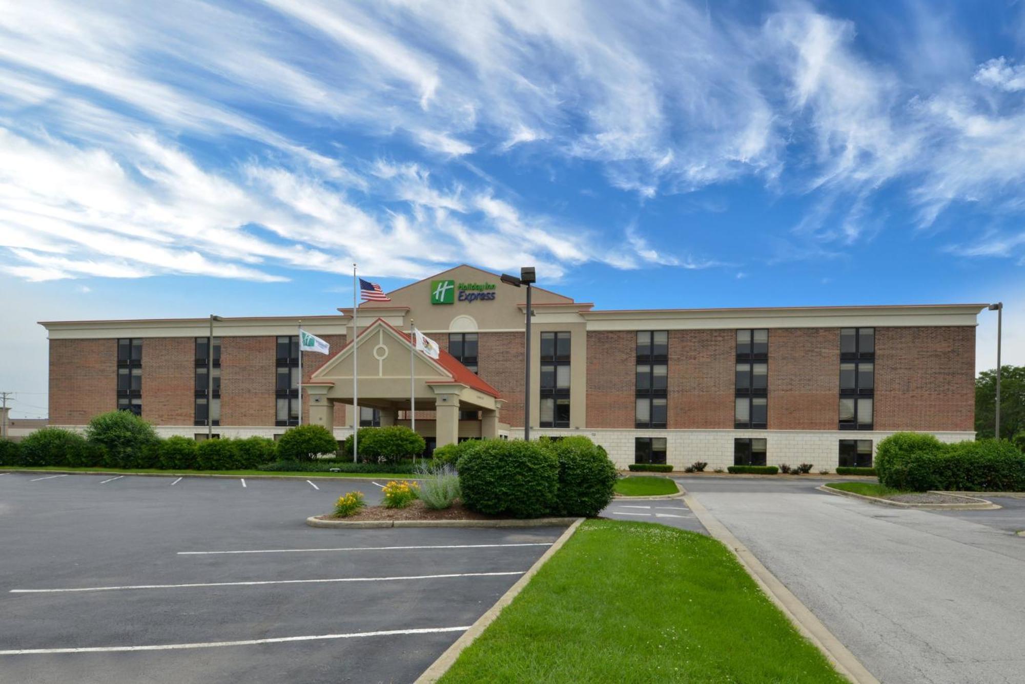 Holiday Inn Express Crestwood By Ihg Экстерьер фото
