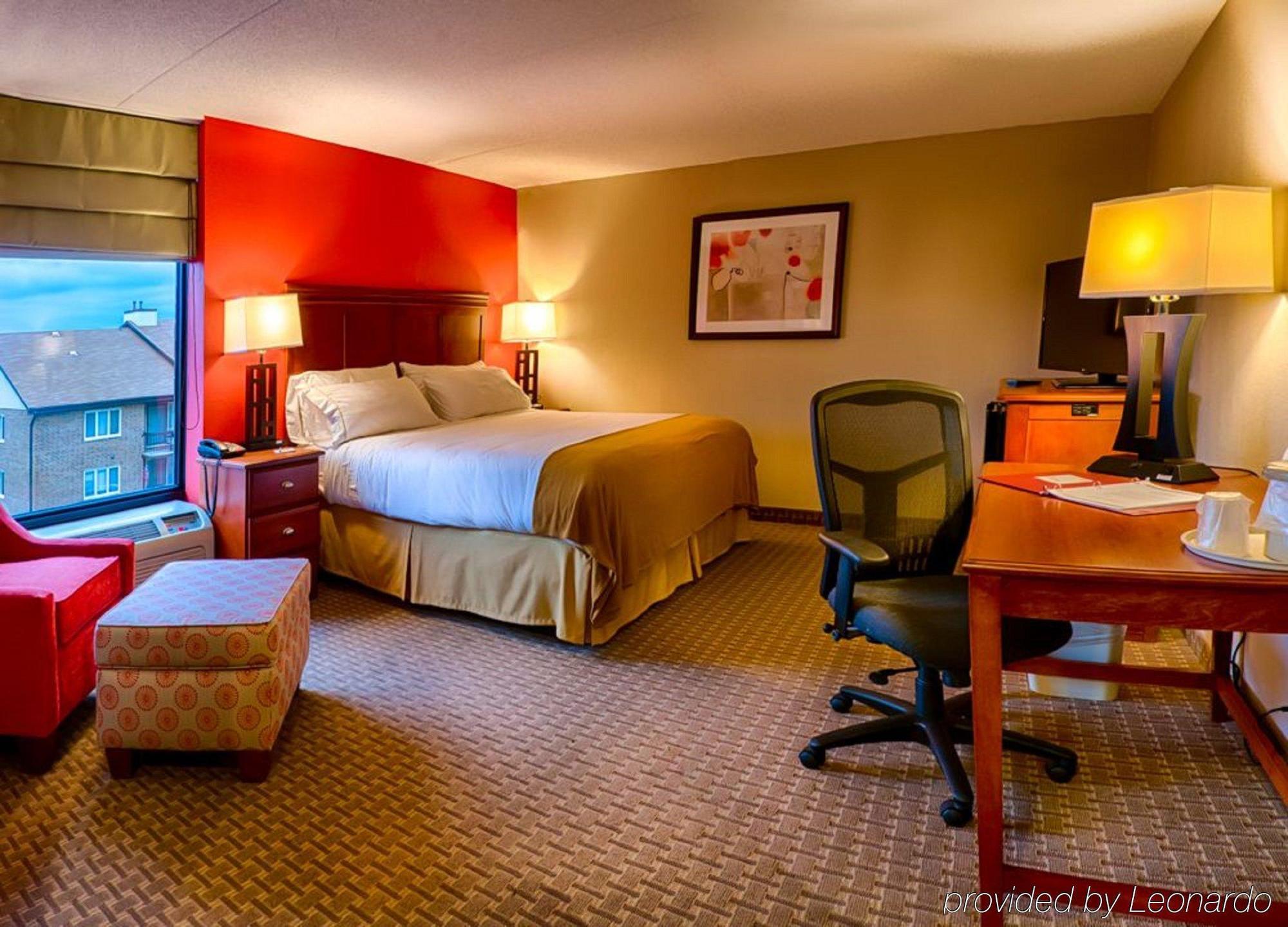Holiday Inn Express Crestwood By Ihg Экстерьер фото