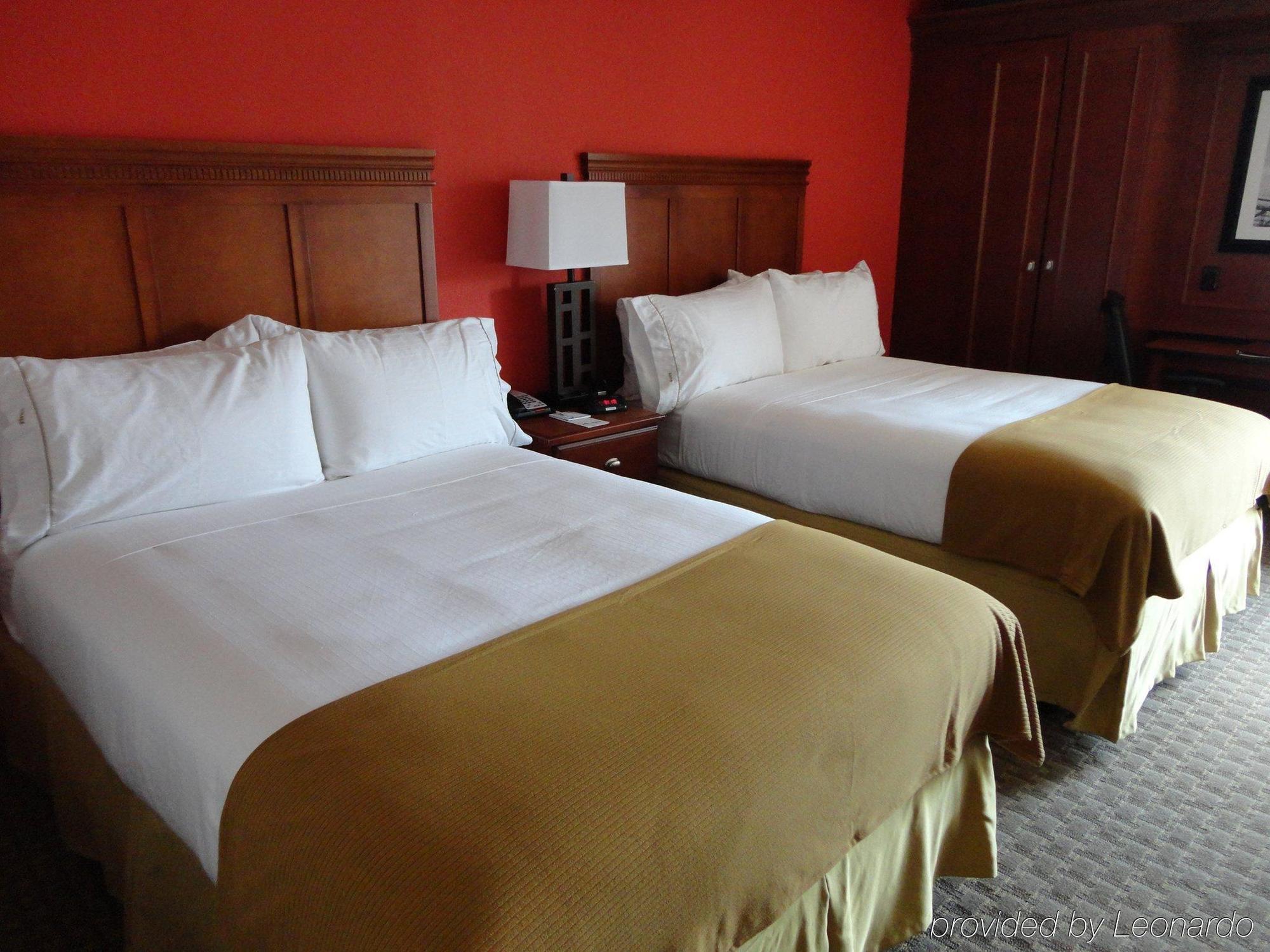Holiday Inn Express Crestwood By Ihg Экстерьер фото